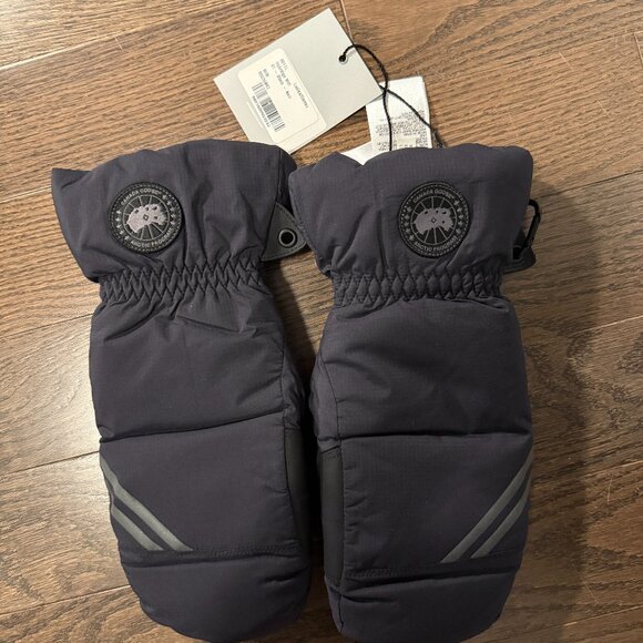 Canada Goose Women's Hybridge Mitt - Size Medium - Picture 1 of 11